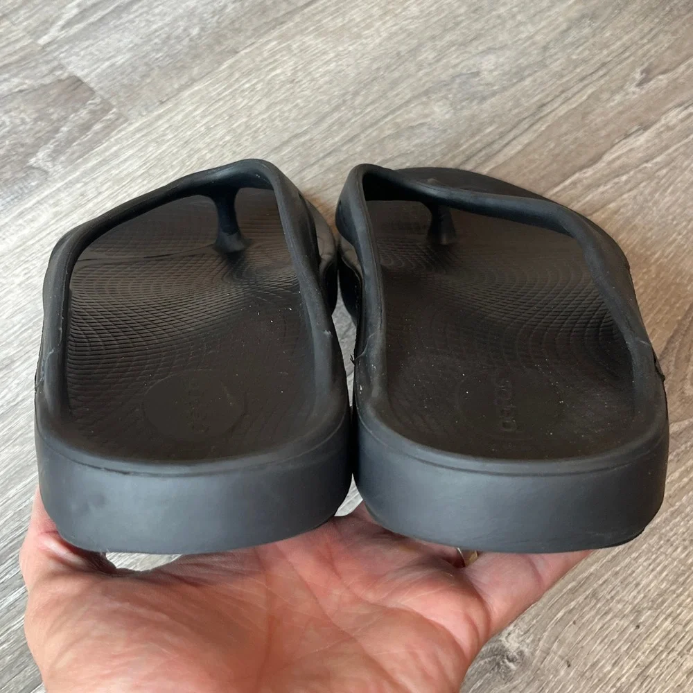 OOFOS OOriginal Recovery Sandals Mens 10 Womens 12 Black Thong Flip Flops EU 43